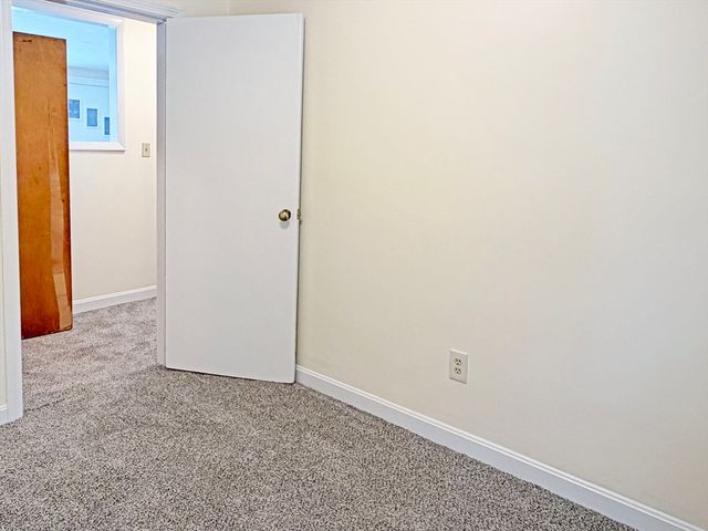 10 Gerald Ct 2, Leicester, MA 01524