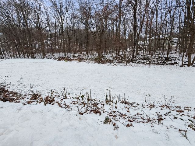 10 Gerald Ct 2, Leicester, MA 01524