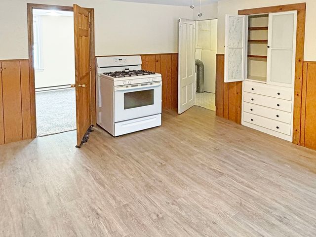 10 Gerald Ct 2, Leicester, MA 01524