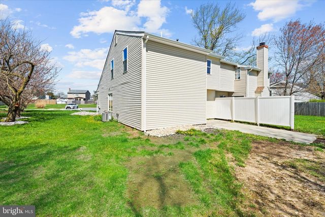 11 WEDGEFIELD CT, New Castle, DE 19720