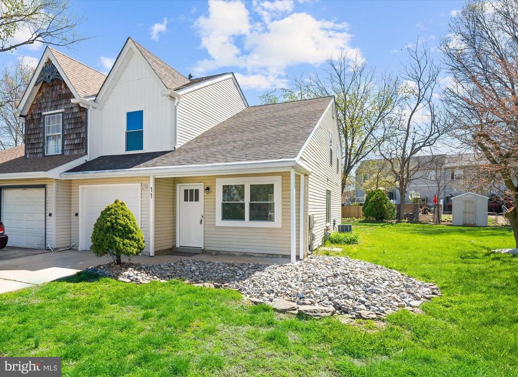 11 WEDGEFIELD CT, New Castle, DE 19720
