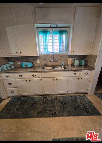 611 W 109th Street, Los Angeles, CA 90044