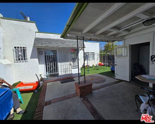 611 W 109th Street, Los Angeles, CA 90044