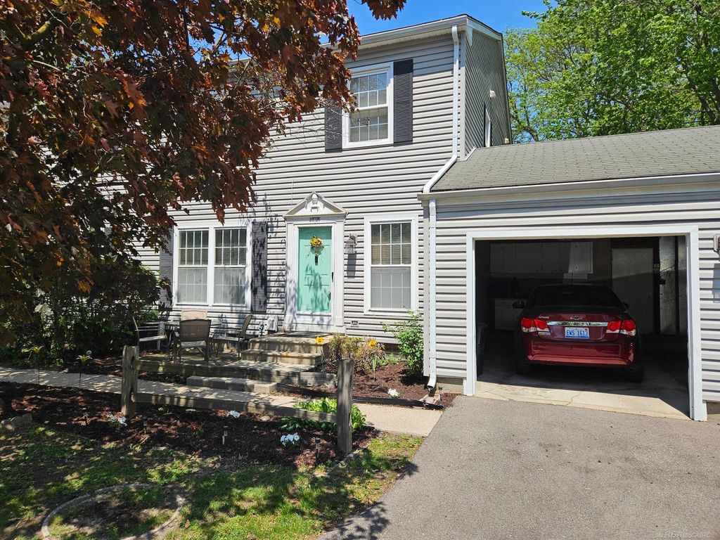 38736 Barnstable Lane, Clinton Twp, MI 48038