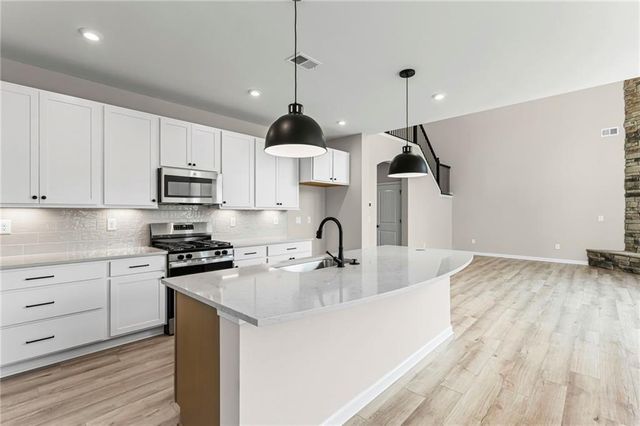 716 Crystal Lake Parkway, Hoschton, GA 30548