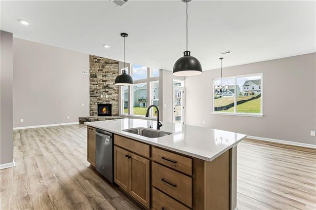 716 Crystal Lake Parkway, Hoschton, GA 30548