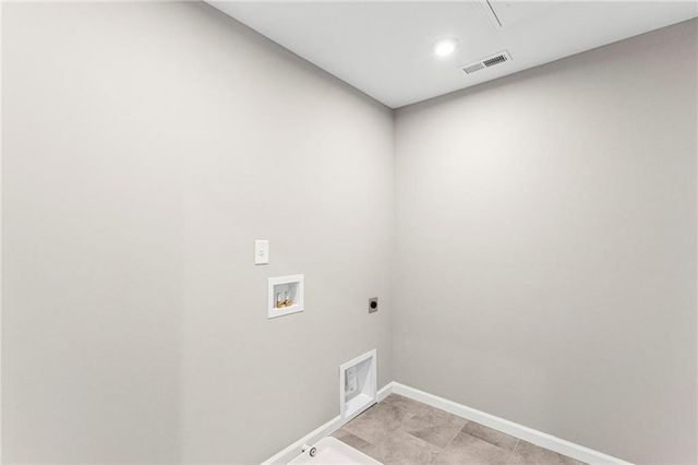 716 Crystal Lake Parkway, Hoschton, GA 30548