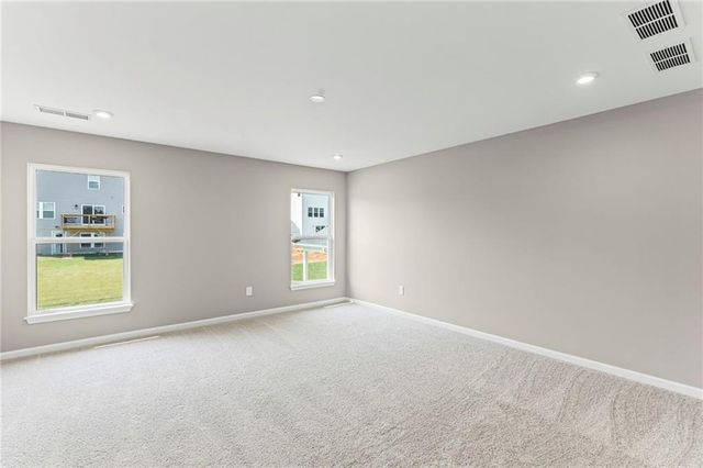 716 Crystal Lake Parkway, Hoschton, GA 30548