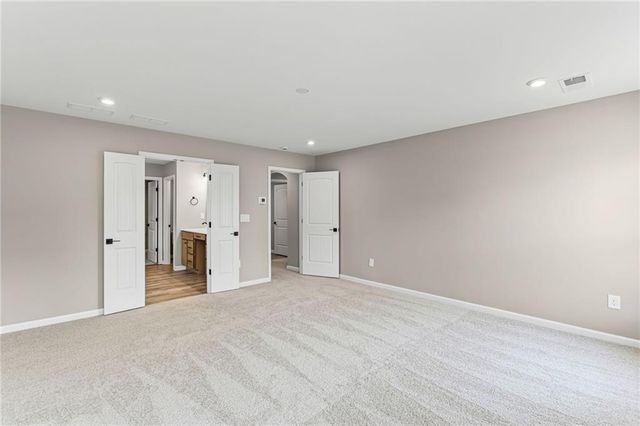 716 Crystal Lake Parkway, Hoschton, GA 30548