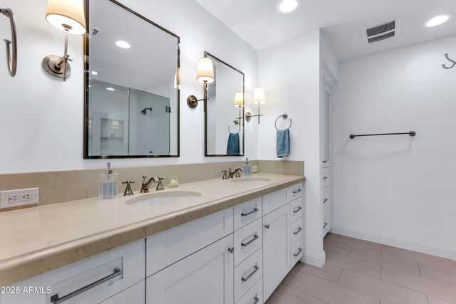 2626 E ARIZONA BILTMORE Circle 17, Phoenix, AZ 85016