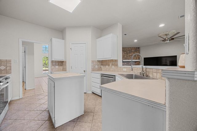 498 Aspen CIR, Killeen, TX 76549