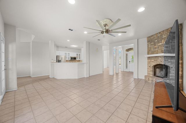 498 Aspen CIR, Killeen, TX 76549