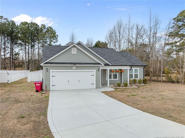 72 Magnolia Street, Parkton, NC 28371