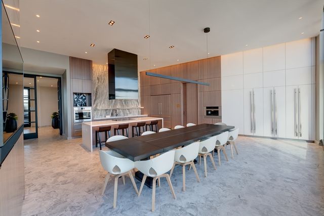 682 Atlantic Ave 37J, Boston, MA 02111