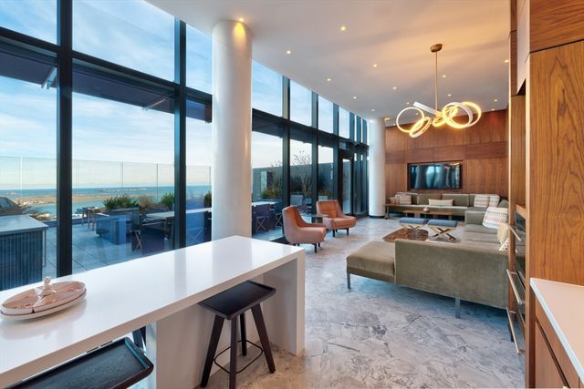 682 Atlantic Ave 37J, Boston, MA 02111