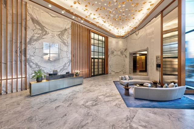 682 Atlantic Ave 37J, Boston, MA 02111