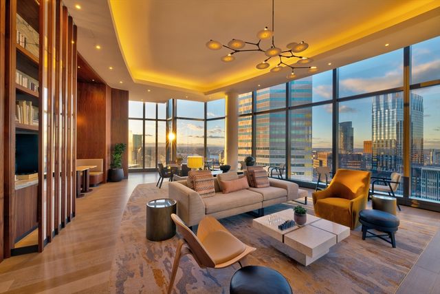 682 Atlantic Ave 37J, Boston, MA 02111