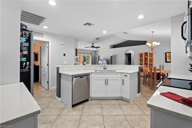 1016 SW Embers TER, Cape Coral, FL 33991