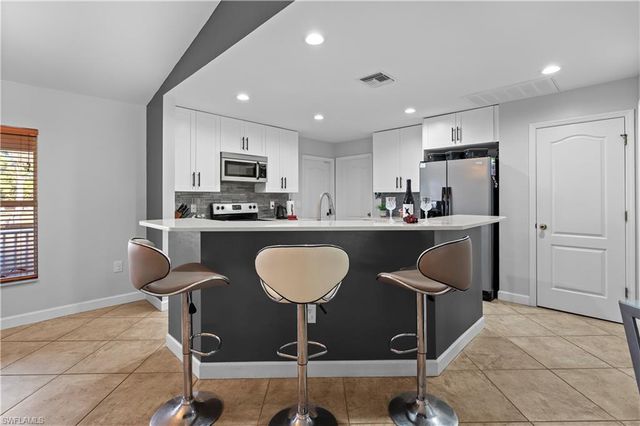 1016 SW Embers TER, Cape Coral, FL 33991