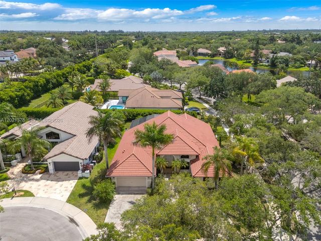 1051 Deerpath Ct, Weston, FL 33326