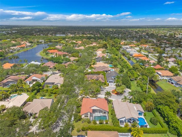 1051 Deerpath Ct, Weston, FL 33326