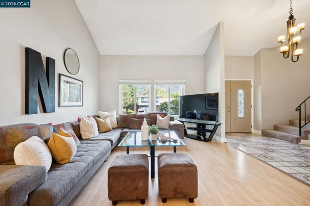 510 Mt Dell Drive, Clayton, CA 94517