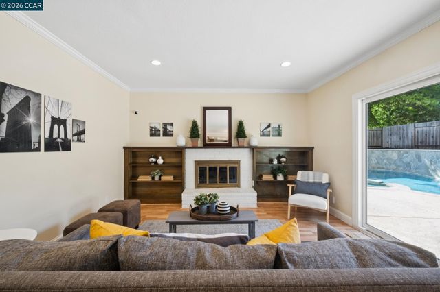 510 Mt Dell Drive, Clayton, CA 94517