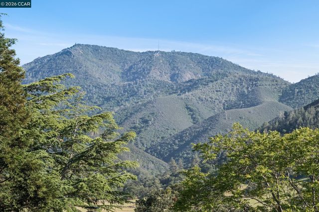 510 Mt Dell Drive, Clayton, CA 94517