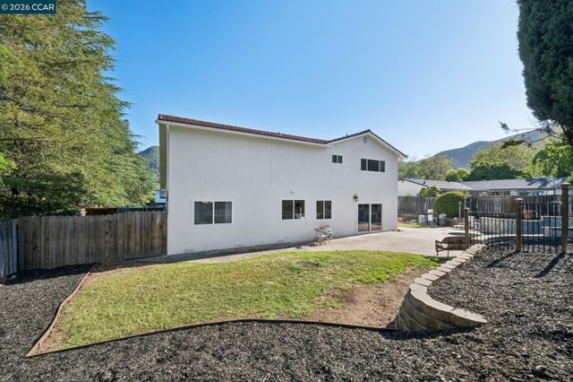 510 Mt Dell Drive, Clayton, CA 94517