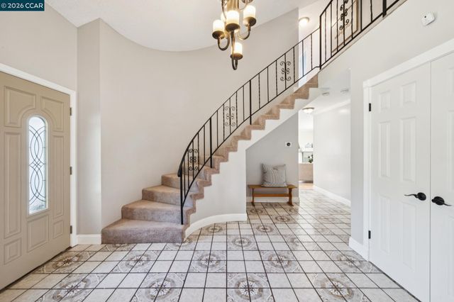 510 Mt Dell Drive, Clayton, CA 94517