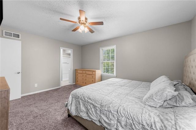 106 NW 61st Street, Gladstone, MO 64118