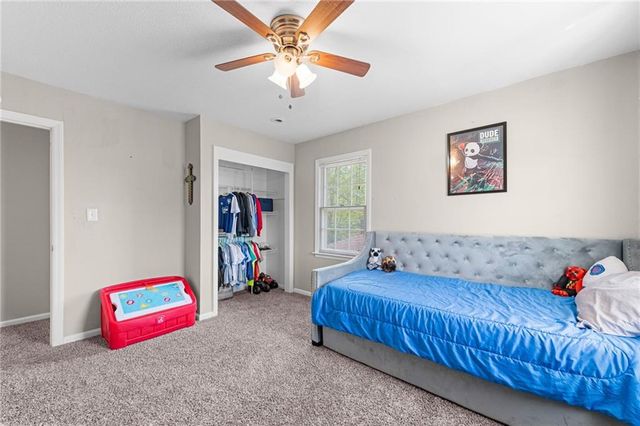 106 NW 61st Street, Gladstone, MO 64118