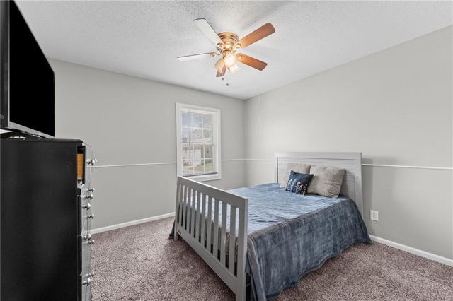 106 NW 61st Street, Gladstone, MO 64118