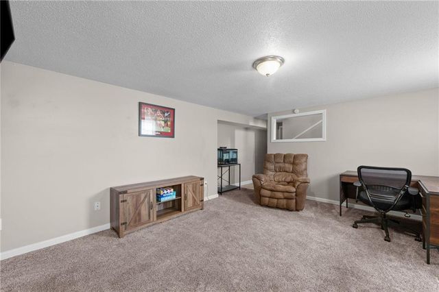 106 NW 61st Street, Gladstone, MO 64118