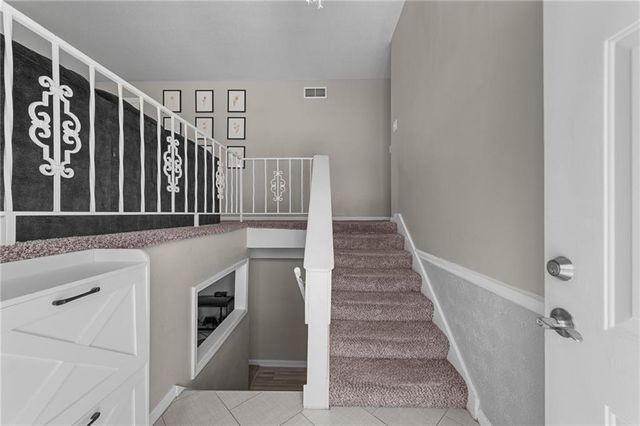 106 NW 61st Street, Gladstone, MO 64118