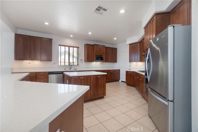 2424 Lenai, Corona, CA 92879