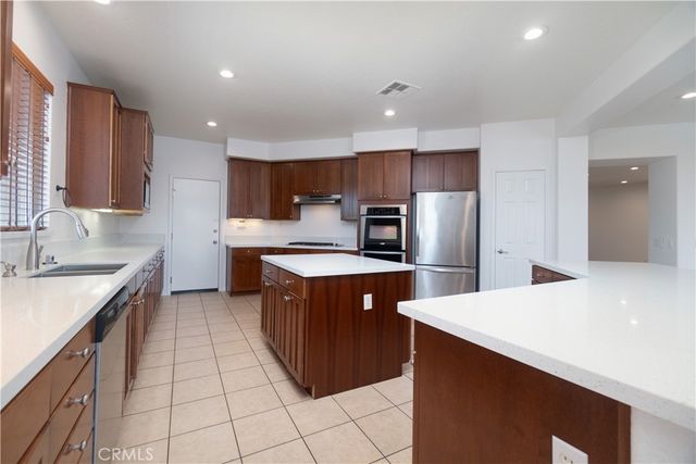 2424 Lenai, Corona, CA 92879