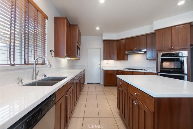 2424 Lenai, Corona, CA 92879