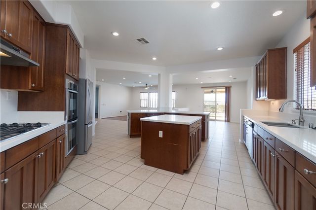 2424 Lenai, Corona, CA 92879