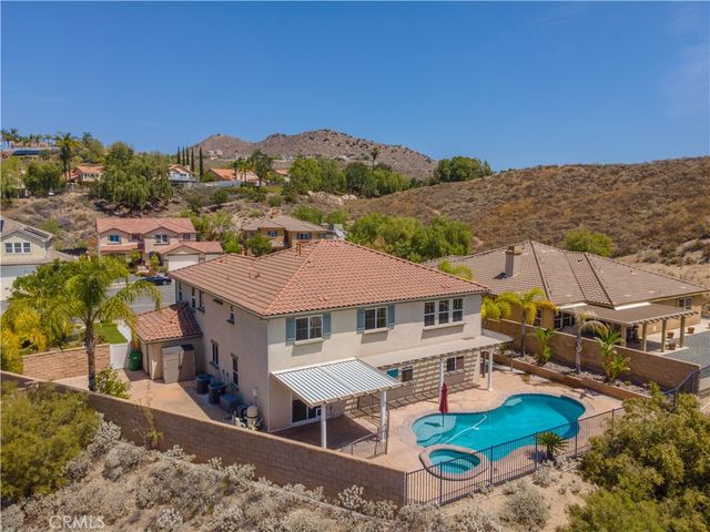 2424 Lenai, Corona, CA 92879