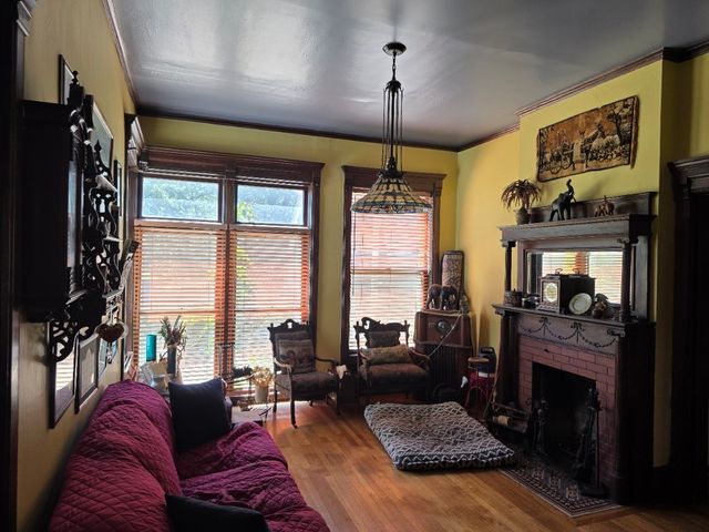 705 W Highland Avenue, Elgin, IL 60123