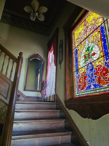 705 W Highland Avenue, Elgin, IL 60123