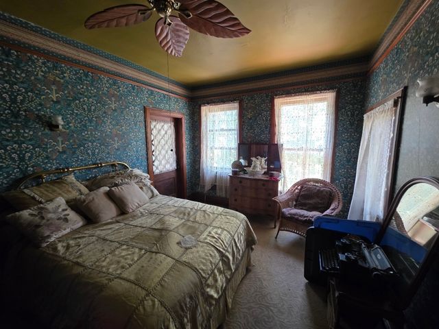 705 W Highland Avenue, Elgin, IL 60123