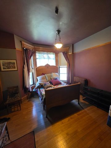 705 W Highland Avenue, Elgin, IL 60123