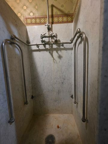 705 W Highland Avenue, Elgin, IL 60123