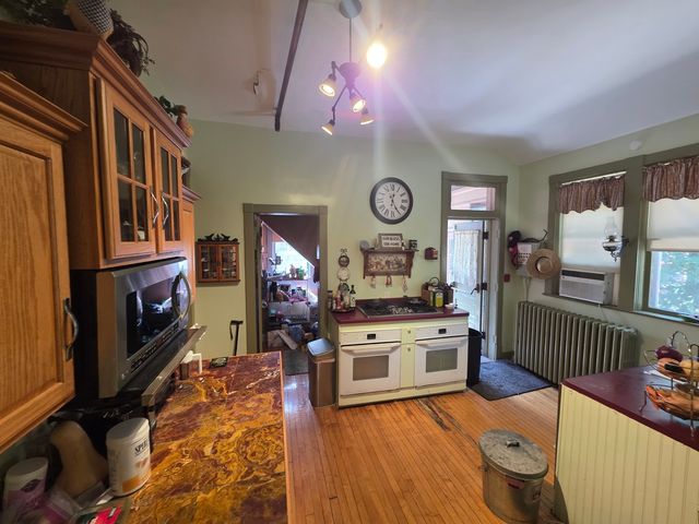 705 W Highland Avenue, Elgin, IL 60123