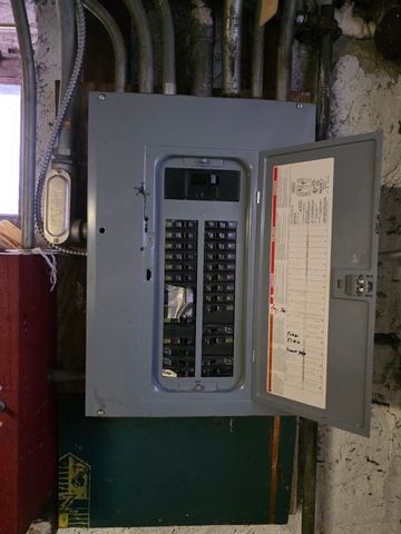 705 W Highland Avenue, Elgin, IL 60123