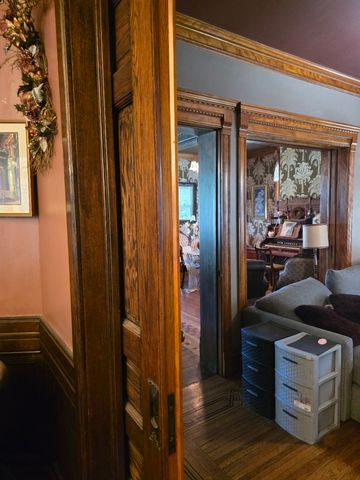 705 W Highland Avenue, Elgin, IL 60123