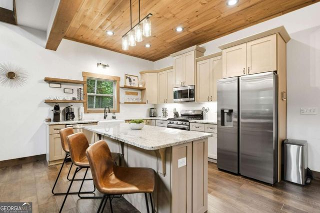 200 Arbor Way, Blue Ridge, GA 30513