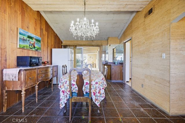 1934 S Robert Lane, Anaheim, CA 92802